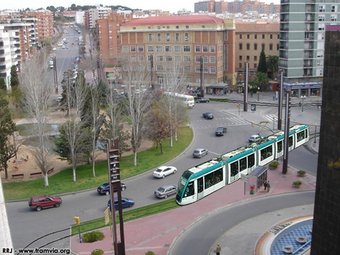 Una imatge virtual del pas del tramvia –fins ara, sempre anomenat Tramcamp– per la plaça Imperial Tàrraco. EL PUNT