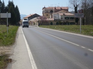 L'eix Pirinenc al seu pas per la colònia Llaudet.  J.C