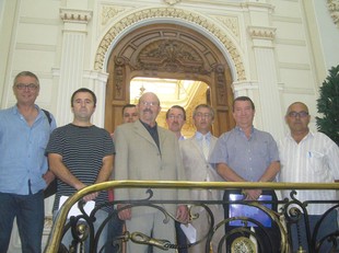 Empresaris i dirigents sindicals a la Cambra de Comerç de Tortosa.  L.M