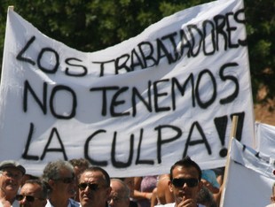 Els treballadors es van manifestar contra els acomiadaments a finals de juliol. /  E. MAGRE