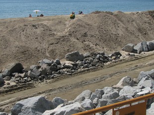 La platja de Cabrera amb la sorra apilonada. ACN-J.P