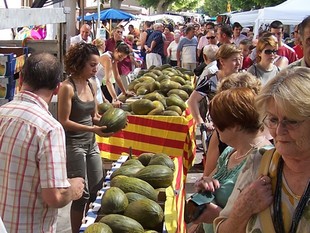 La zona on es venen els melons, un dels símbols de la fira.  AJ. ARTESA