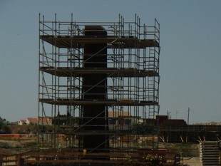 Les obres del pont entre Sant Jaume i Deltebre avancen a bon ritme. La pilastra de la part de Deltebre ja està pràcticament finalitzada.  EL PUNT