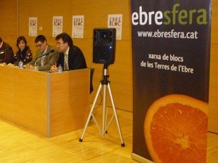 Els assistents a l'Ebrebloc també va analitzar la relació entre política i xarxes socials. G.M