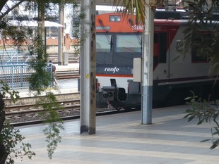 El projecte suposaria la implantació de trens semidirectes entre Tarragona i Barcelona.  Ò.P.J
