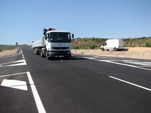 Les obres a la C-233 entre Castelldans i l'Albagés han millorat la seguretat de la via.  ACN