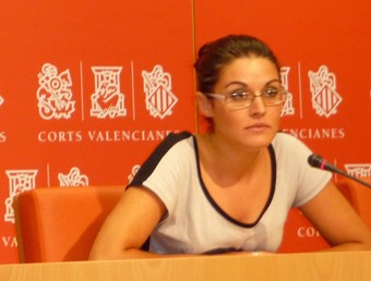 Mireia Mollà en una imatge d'arxiu compareixent a les Corts Valencianes. /  ARXIU