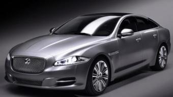 La carrosseria del nou XJ participa de les línies de disseny que Jaguar va estrenar amb l'esportiu XK i després va traslladar al XF.