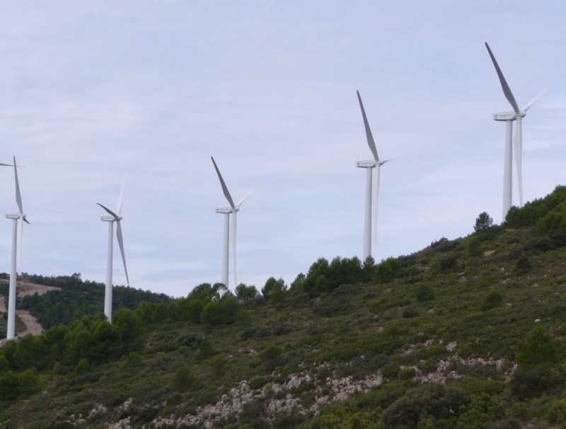 Aerogeneradors instal·lats a la comarca dels Serrans. ESCORCOLL