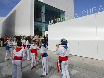 El nou Museu de la Vida Rural de l'Espluga de Francolí es va inaugurar oficialment ahir, amb actes i autoritats.  M. MARTÍNEZ