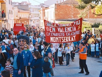 Pancarta de l'escola de Montserrat a la Trobada de l'any 2008. /  ARXIU