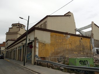 La façana posterior, amb la torre, al fons  GABRIEL MASSANA