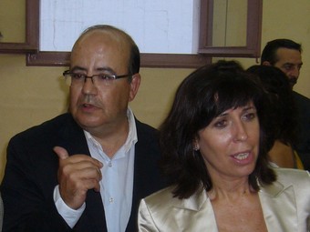Víctor Ros amb Alicia Sánchez Camacho en un acte del PP a Llavaneres l'estiu del 2008. LLUÍS ARCAL