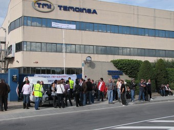 Els treballadors de Temoinsa protesten per la situació laboral des de fa una setmana.  ACN