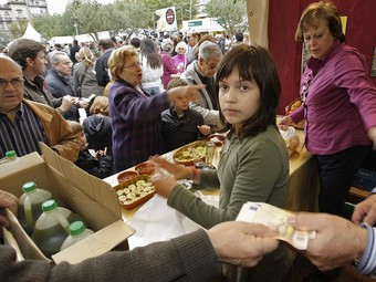 La Festa de l'Oli Nou de Reus serveix a les cooperatives per donar-se a conèixer /  J. C. LEÓN
