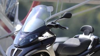 Piaggio ha aprofitat la incorporació dels canvis exigits per reconvertir l'escúter MP3 en tricicle, millorant-ne l'estètica i la qualitat dels elements que conformen la carrosseria.