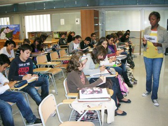 Grup d'alumnes que hi participa d'aquesta experiència plurilingüe a Albal. /  J.CRESPO