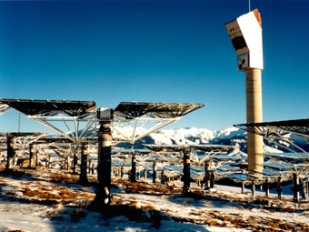 La central Thémis, capdavantera per l'energia solar als anys 80. /  ARXIU