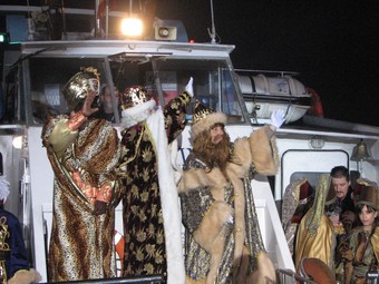 L'arribada de Ses Majestats en vaixell. JUDIT FERNÁNDEZ / ACN