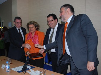 Sabaté, Geli, Elena i Ibáñez, ahir, després de signar el protocol de col·laboració.  M.L