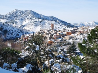 Una imatge del poble de Poboleda, al Priorat, després de la nevada. I.M
