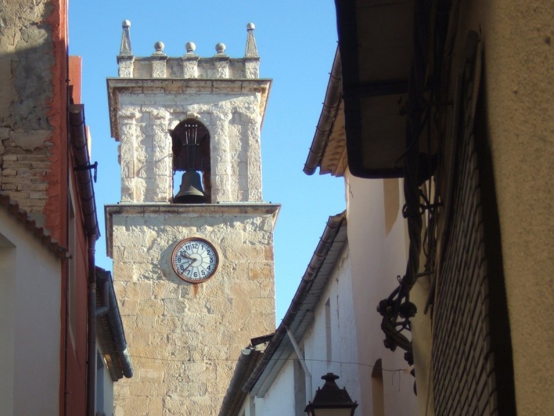 Campanar de l'església de Sant Bertomeu d'Agullent. ARXIU