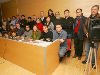 Càrrecs electes que ahir,a la Biblioteca Marcel·lí Domingo de Tortosa, es van posicionar contra el MTC.  M.M