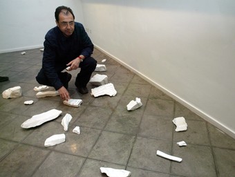 L'escultor Salvador Juanpere, en una exposició a Barcelona.  J. RAMOS