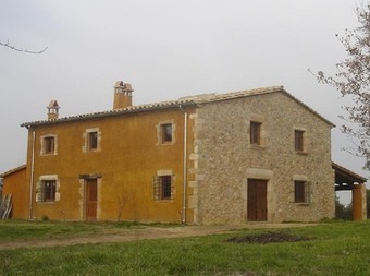 La masia de Can Rampell, després de la rehabilitació.