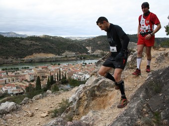 Una imatge de la cursa que es va disputar ahir a Benifallet.  PAU FOLQUÉ