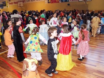 Els infants són els grans protagonistes del Carnaval de Sant Hilari.  AJUNTAMENT DE SANT HILARI SACALM