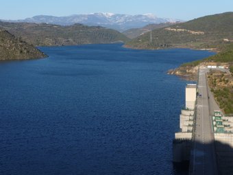 L'embassament de Rialb, que ha arribat al seu màxim aquestes setmanes, és la principal reserva d'aigua per al futur canal Segarra-Garrigues.  D. MARÍN