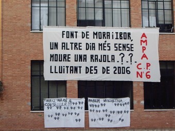 Pancarta col·locada per l'AMPA del col·legi de Paiporta. /  ARXIU