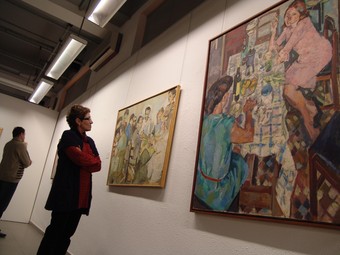 Algunes de les obres que formen part de l'exposició «Parelles».  A. ESTALLO