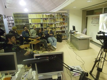 Alumnes d'arquitectura van seguir la conferència a la Biblioteca Central Xavier Amorós.  JUDIT FERNÀNDEZ