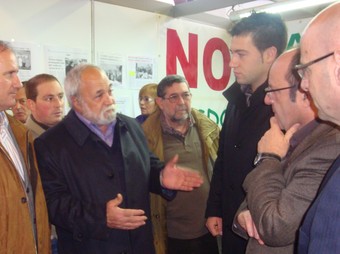 La trobada entre els diputats del PP i els membres de Salvem Lo Canalet. CEDIDA.