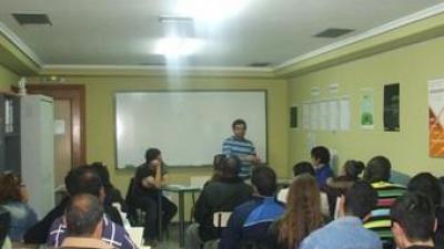Participants en el curs informatiu sobre immigració a les aules de la Mancomunitat./  CEDIDA