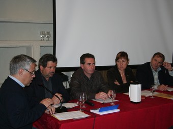 Membres de la taula rodona de les II Jornades d'Estudi i Divulgació de les Terres del Gaià. D'esquerra a dreta: Jordi Blay; Antoni Virgili, Eudald Roca, ; Carme Mansilla i David Rovira.