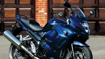 La Suzuki GSX 1250 FA és una moto esportiva que permet plantejar-se llargs viatges.