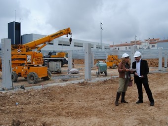 Farràs i Blanco van visitar les obres de la nova llar de Ribes la setmana passada.  EL PUNT