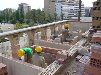 El sector de la construcció és el que ha patit més els efectes de la crisi a Mataró. LL.M