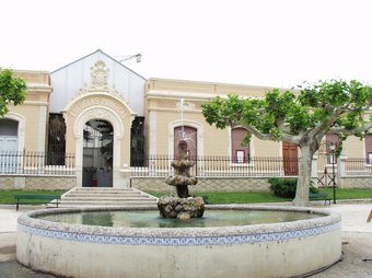 El Museu del Montsià ocupa l'edifici de les antigues escoles públiques Miquel Granell d'Amposta.  EL PUNT