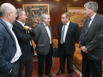 El secretari general de CCOO visita l'alcaldia de Gandia. /  NATXO FRANCÉS