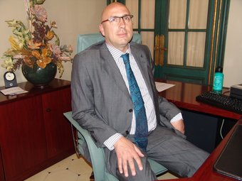 Ferran Roquer en un despatx del Consell Comarcal.  J.P