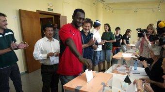 Els immigrants d'alguns països podran votar a les eleccions locals si s'inscriuen prèviament JUANMA RAMOS