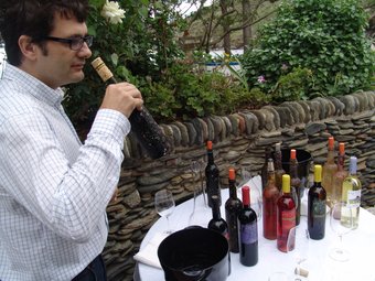 Al tast hi van participar una cinquantena de persones de diferents àmbits relacionats amb el món del vi i la restauració J.P