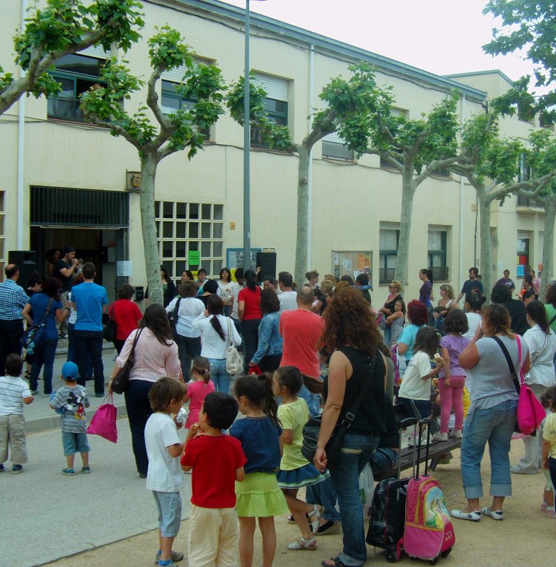 Concentracio A L Escola Sant Jordi De Macanet De La Selva Monica
