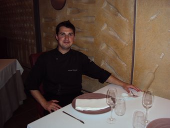 El xef Víctor Gómez, al restaurant de Masquefa.  F.L