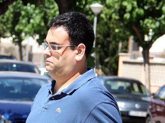 Josep Raya, ahir a la sortida del jutjat.  MARINA LÓPEZ/ACN