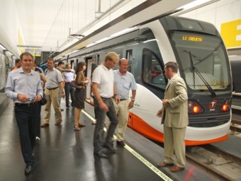 Tècnics europeus visiten les instal·lacions del Tram l'any 2007. ARXIU EL PUNT AVUI